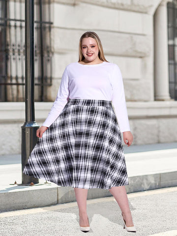 Plus Size Midi Plaid Skirt High Waisted Flared-Black & White