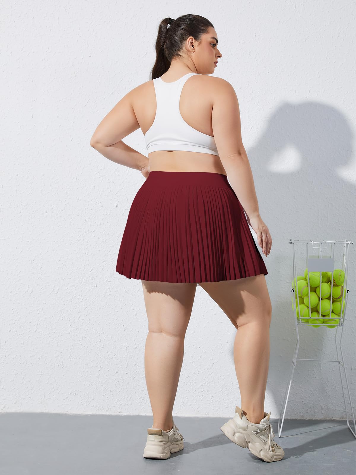 plus size pleated tennis dress i love this dress! how would you style it!? #tennisdress #plussizestyleinspo #plussizefashiontips #pleatedskirt #plussizestyle