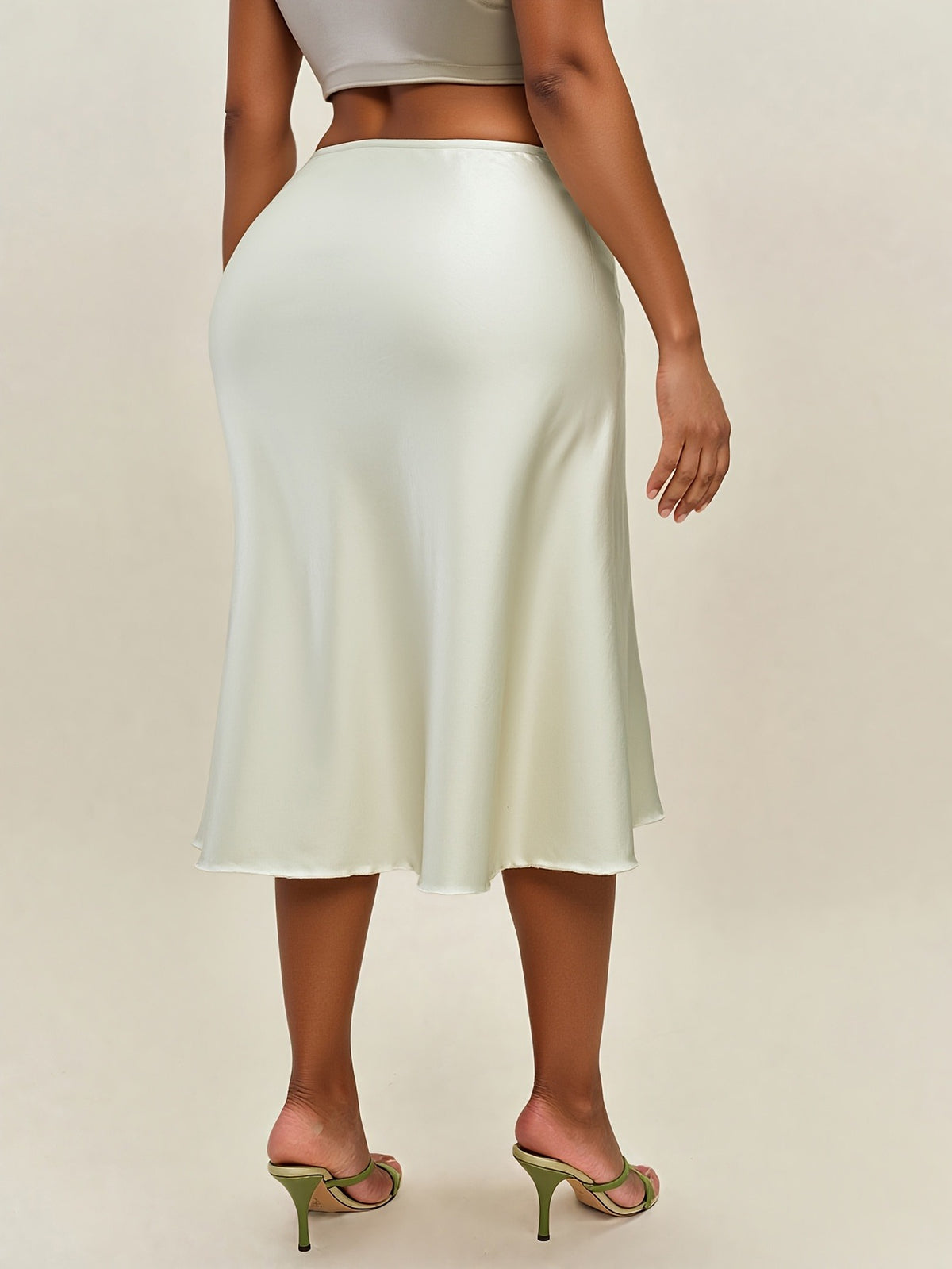 Bulk Plus Size Oversized Skirt Showcases A Creamy White Satin Texture 30 Pcs product image 2