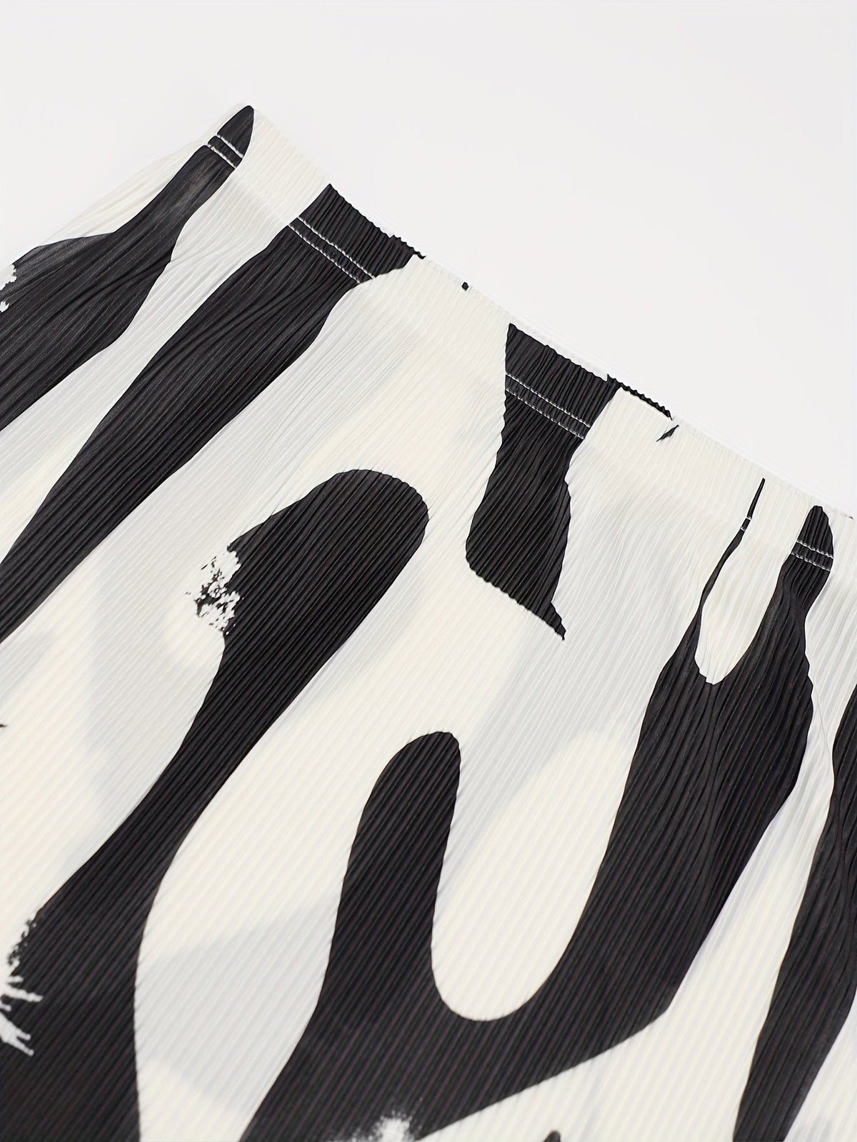 Bulk Plus Size Women's Elegant Pleated Maxi Skirt Black White Abstract Art 54 Pcs product image 5