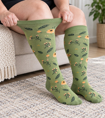 Plus Size Extra Wide Compression Socks 4 Pair Bundle - Sunflower Colors - knee-high wide-calf opening stretch demonstration